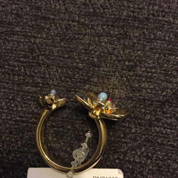 Open ring floral goldtone - Picture 2 of 3